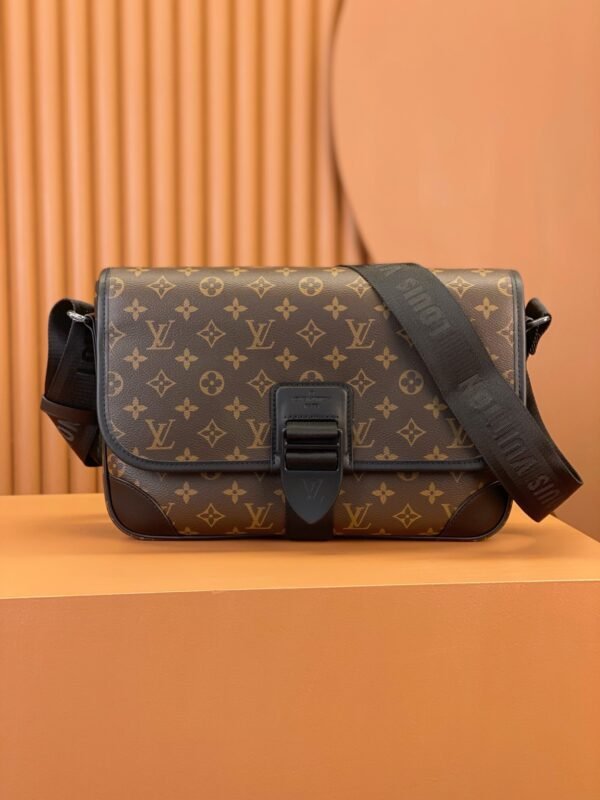 Louis Vuitton Archy MM Messenger Bag M46328