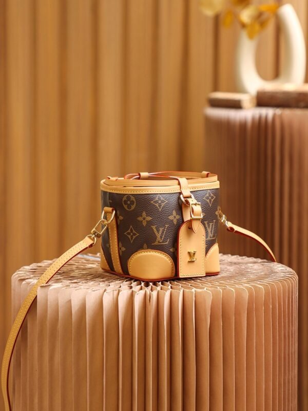 M57099 (2) Louis Vuitton NOÉ PURSE M57099