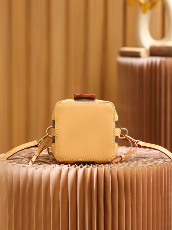 M57099 (5) Louis Vuitton NOÉ PURSE M57099