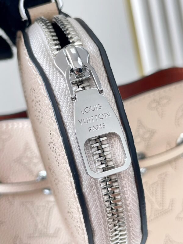 Louis Vuitton Bella M57201