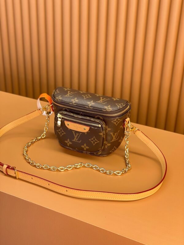 M82335 (8) LOUIS VUITTON Mini Bumbag M82335