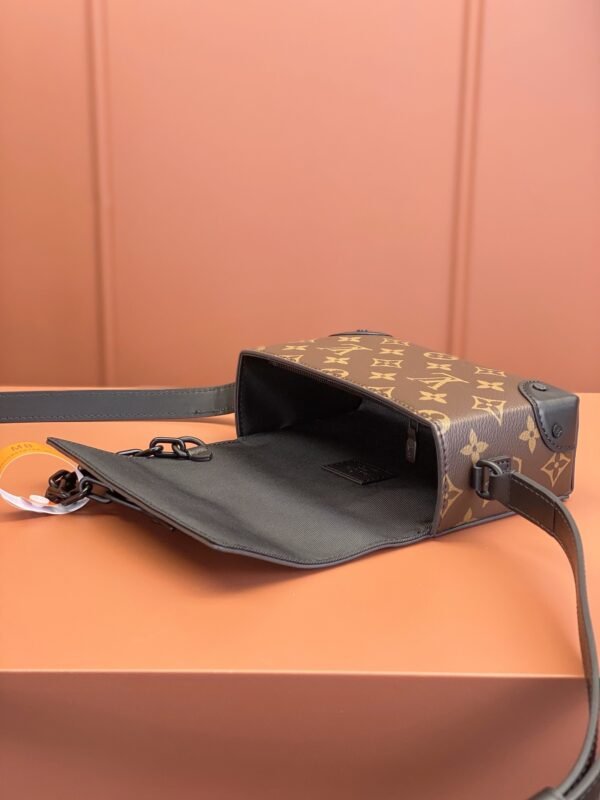 M83613 (2) Louis Vuitton Steamer Wearable Wallet M83613