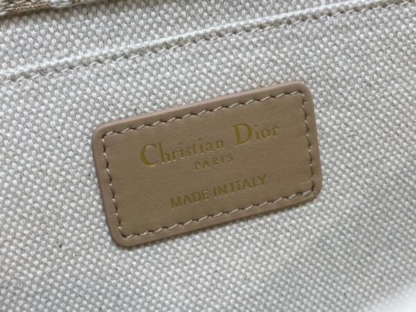 Medium Dior Bobby Bag