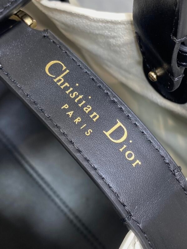 Medium Dior Toujours Bag white