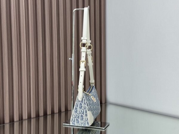 DIOR 30 Montaigne Wanderlust Mini Bag