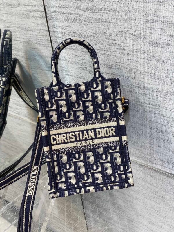 S5555CRIW_M928 (2) Mini Vertical Dior Book Tote