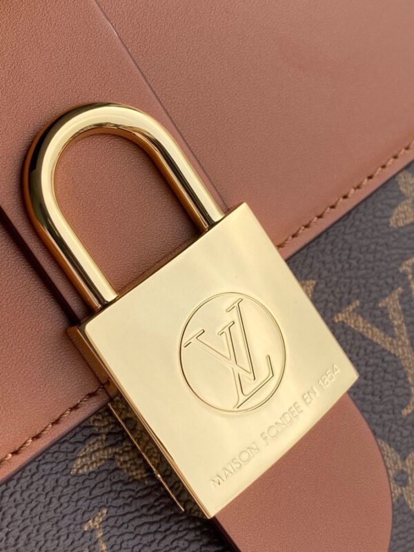 m44654 (4) LV Locky BB M44654