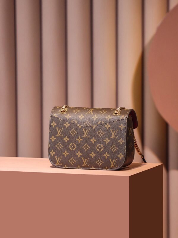Louis Vuitton Passy M45592