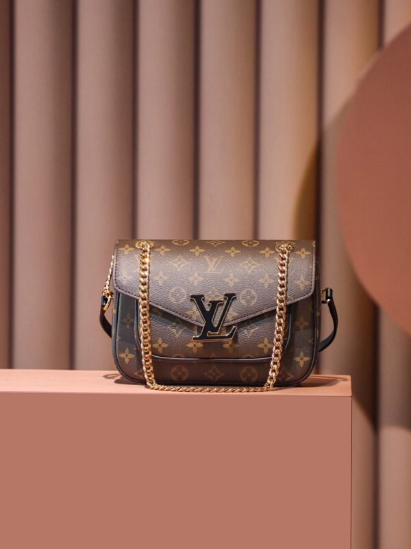 Louis Vuitton Passy M45592