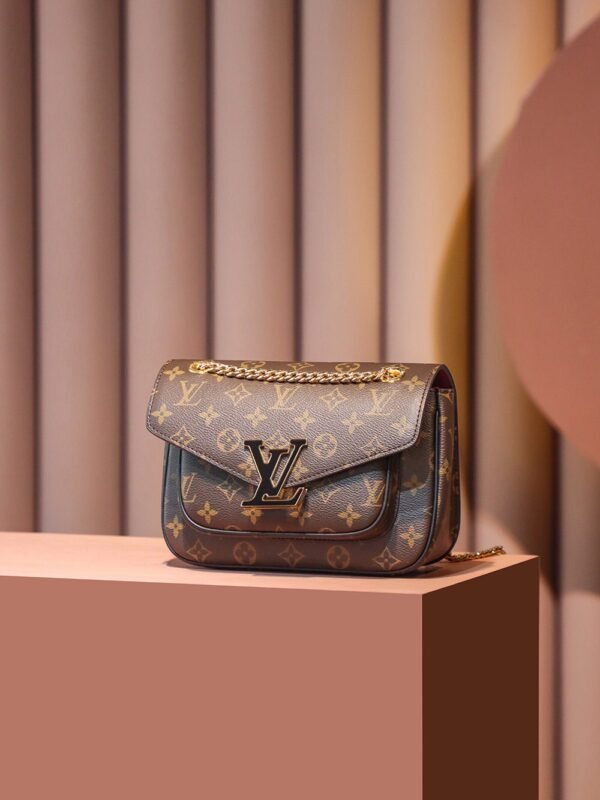 Louis Vuitton Passy M45592