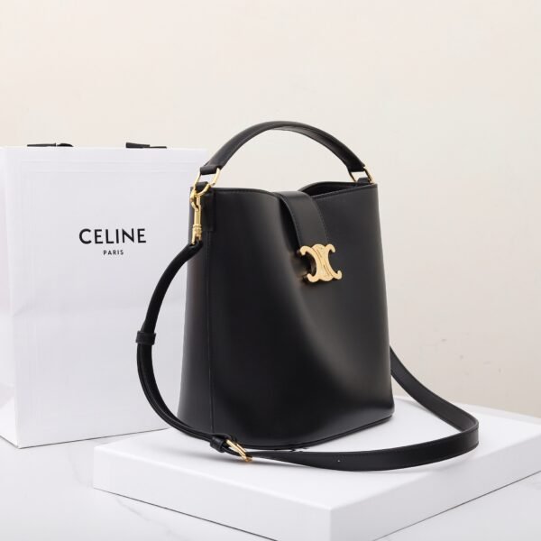 116613FX9-38NO (5) CELINE MEDIUM BUCKET LOUISE IN SMOOTH CALFSKIN