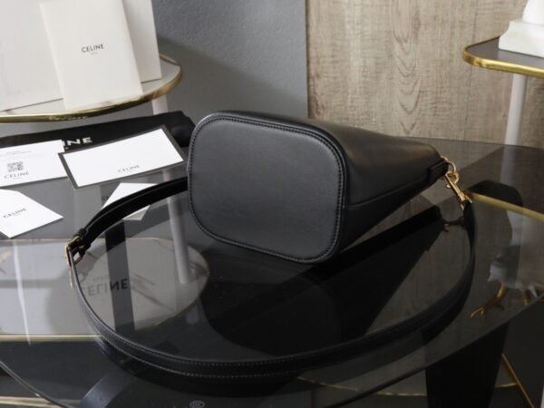119173FX9-38NO (1) CELINE SMALL BUCKET LOUISE IN SMOOTH CALFSKIN