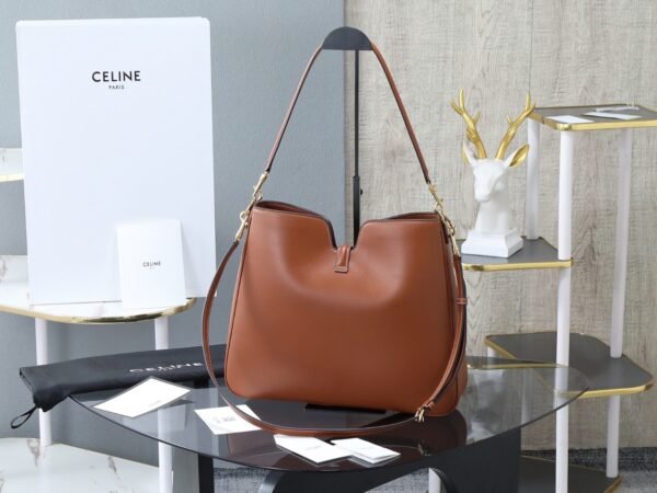 Celine MEDIUM CAMILLE 16 SOFT BAG IN SMOOTH CALFSKIN