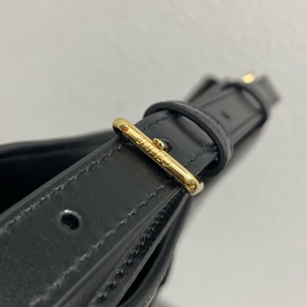 119563FX9-38NO (2) Celine MEDIUM CAMILLE 16 SOFT BAG IN SMOOTH CALFSKIN