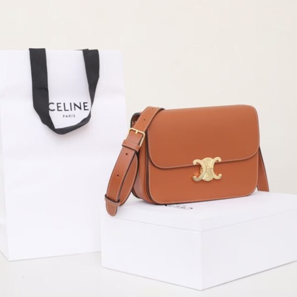 Celine CLASSIQUE TRIOMPHE BAG IN Natural Calfskin