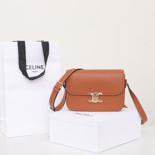 Celine CLASSIQUE TRIOMPHE BAG IN Natural Calfskin