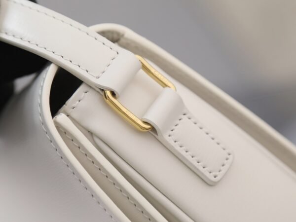 CELINE TEEN TRIOMPHE BAG IN SHINY CALFSKIN WHITE