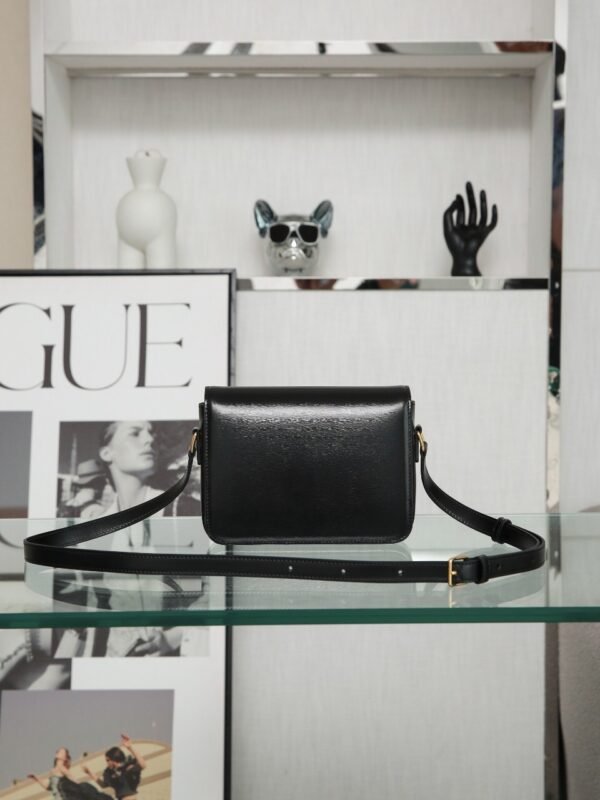 CELINE TEEN TRIOMPHE BAG IN SHINY CALFSKIN BLACK