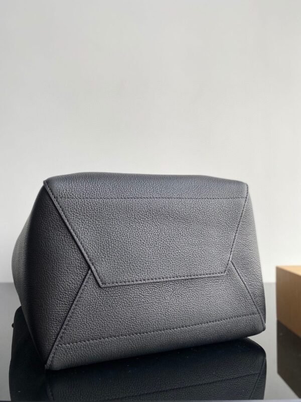 189593AH4-38NO (1) Celine Soft Grained Calfskin Sangle Bucket Bag