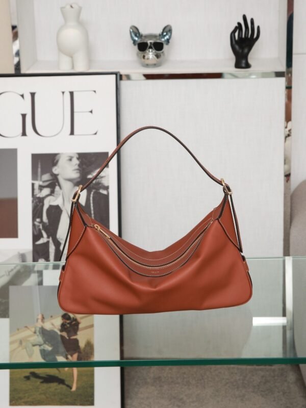 CELINE MEDIUM ROMY IN SUPPLE GRAINED CALFSKIN