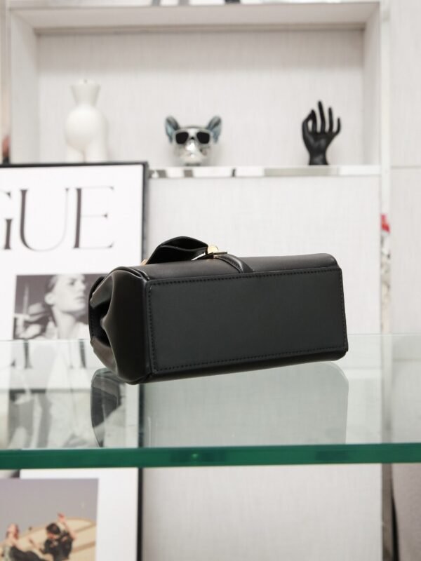 197983BEY-38NO (5) CELINE MINI 16 IN SATINATED CALFSKIN BLACK