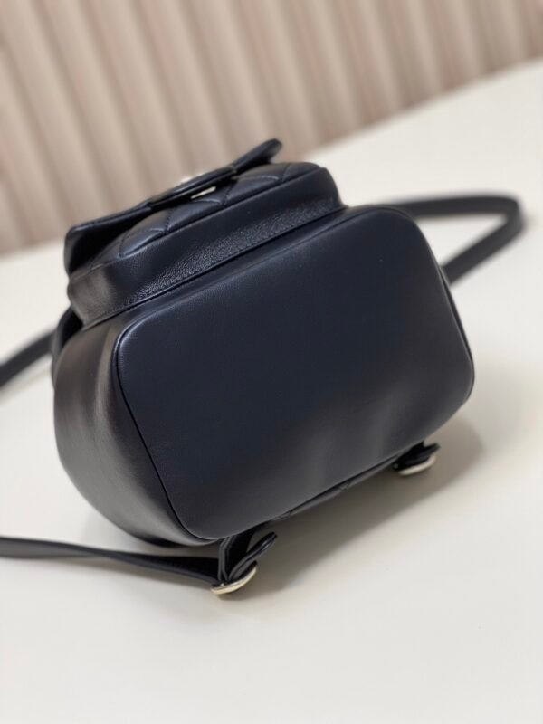 22A Duma Black (7) CHANEL 22A Duma classic gold double C LOGO diamond quilted lambskin Backpack small