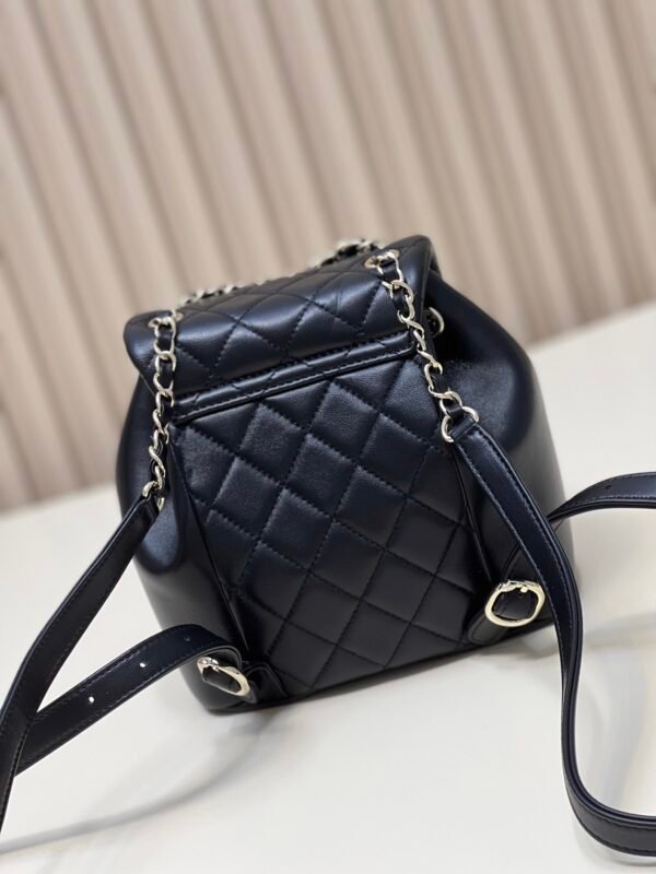 22A Duma Black (8) CHANEL 22A Duma classic gold double C LOGO diamond quilted lambskin Backpack small