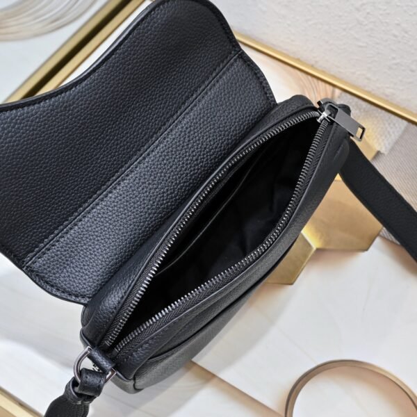 2ADCA543KEN_H00N (1) Dior Mini Saddle Bag Black