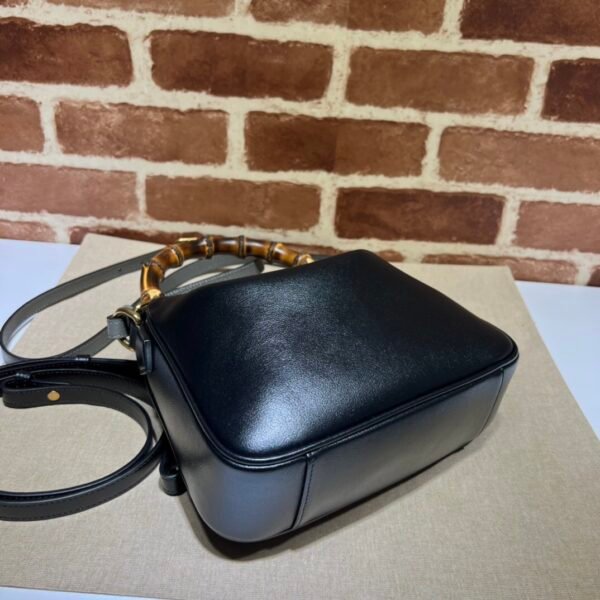 GUCCI DIANA series small shoulder bag