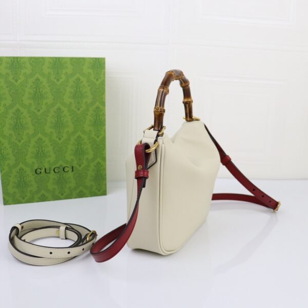 GUCCI DIANA series small shoulder bag