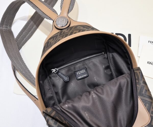 Fendi Diagonal Fendi Chiodo Medium