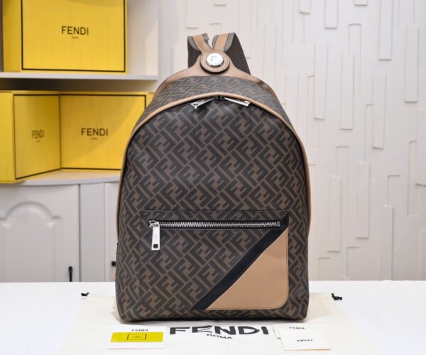 Fendi Diagonal Fendi Chiodo Medium