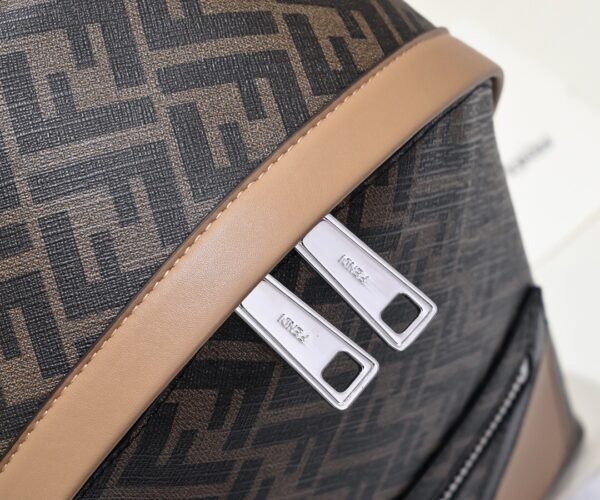 Fendi Diagonal Fendi Chiodo Medium