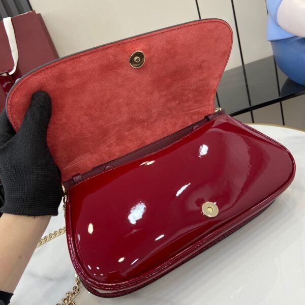 814952 AAEEY 6207 (7) GUCCI BLONDIE series medium shoulder bag