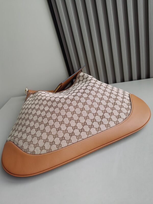 GUCCI BODY double lock oversized shoulder bag