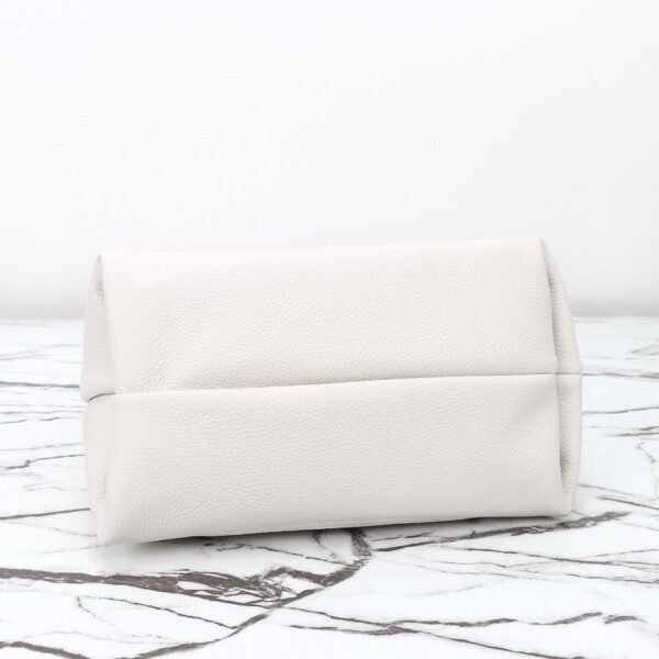 837467 AAEAO 9050 (1) GUCCI SOFTBIT medium handbag