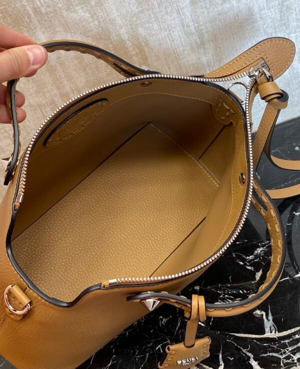 By The Way Selleria Medium