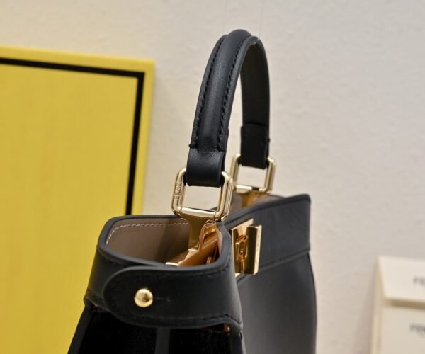 Peekaboo ISeeU Small