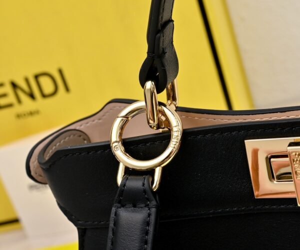 Peekaboo ISeeU Small