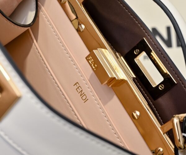 Peekaboo ISeeU Small