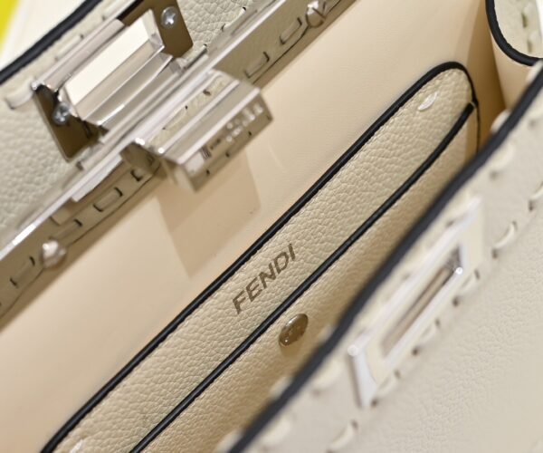 Peekaboo ISeeU Small