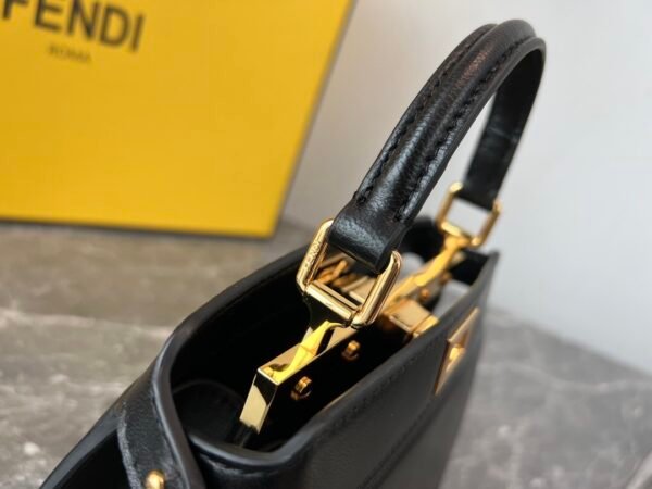 Peekaboo ISeeU Petite