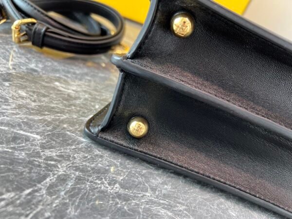 Peekaboo ISeeU Petite