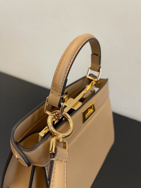 Peekaboo ISeeU Petite