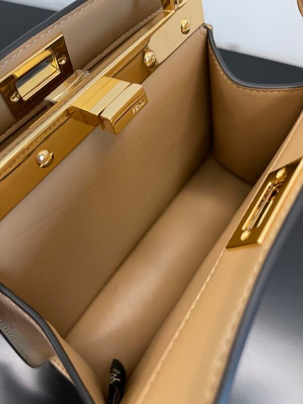 Peekaboo ISeeU Petite