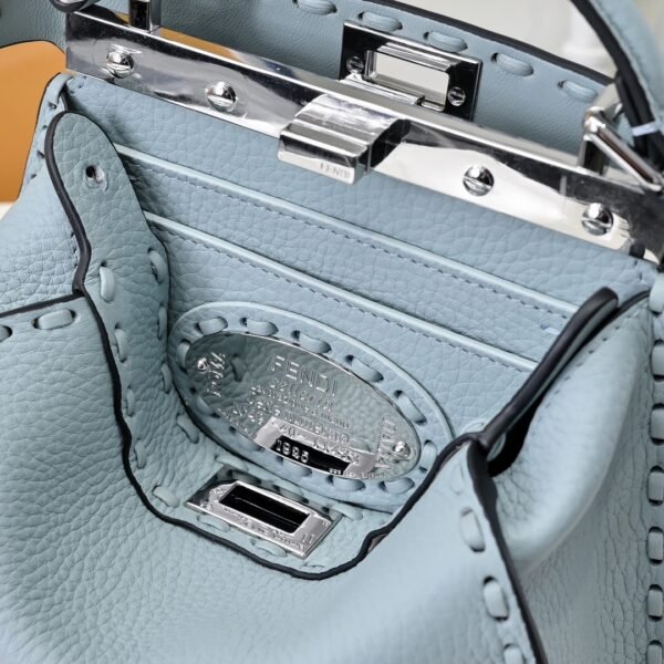 Peekaboo ISeeU Petite