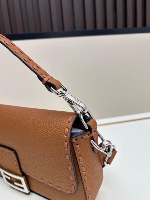 Baguette Cuoio Romano