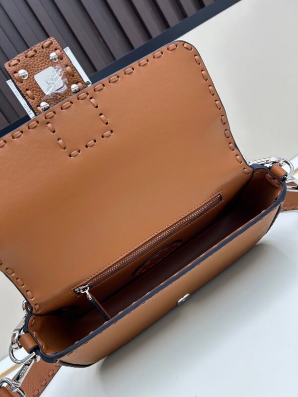 Baguette Cuoio Romano