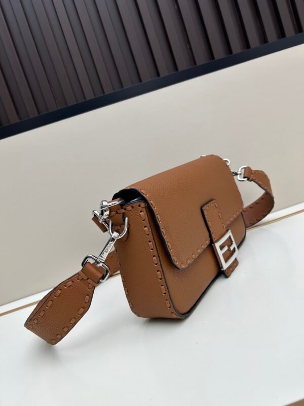 Baguette Cuoio Romano