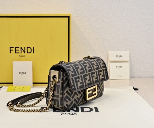 Fendi Baguette Chain Midi
